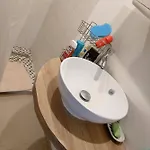Alloggio in famiglia Privatives Avec Espaces Partagés Dans Maison Centre *