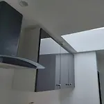 Privatives Avec Espaces Partagés Dans Maison Centre Alloggio in famiglia *