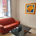 Privatives Avec Espaces Partagés Dans Maison Centre Alloggio in famiglia