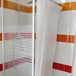 Privatives Avec Espaces Partagés Dans Maison Centre *