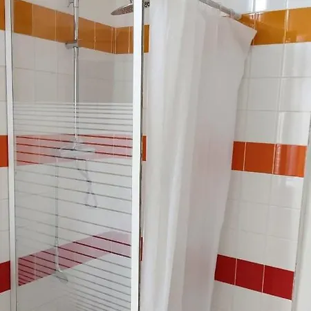 Privatives Avec Espaces Partages Dans Maison Centre *