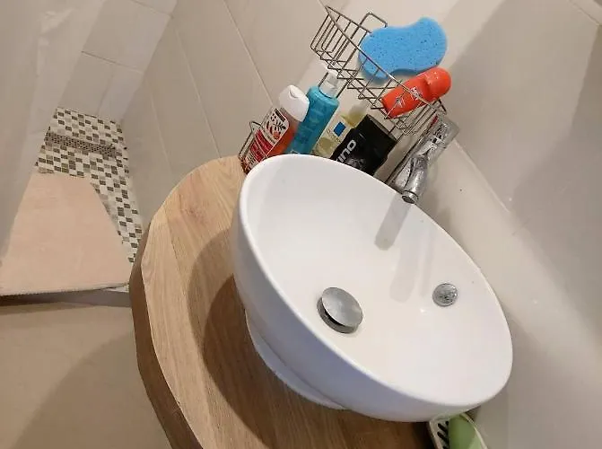 Séjour chez l'habitant Privatives Avec Espaces Partagés Dans Maison Centre *