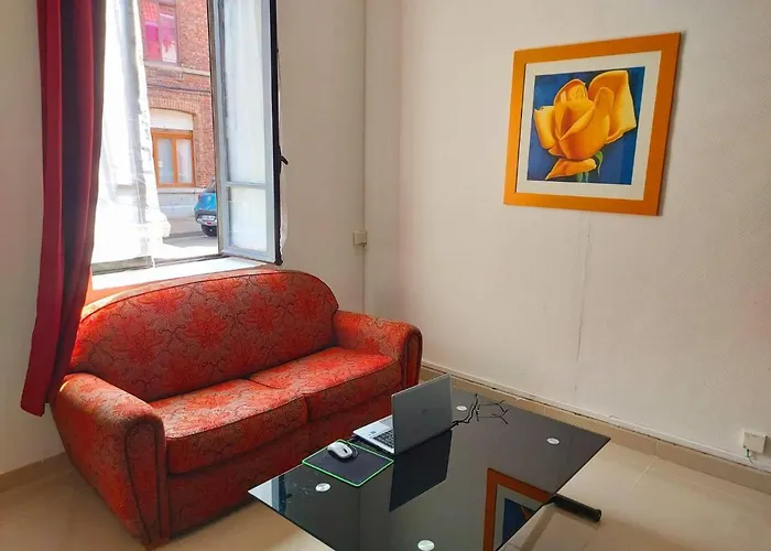 Privatives Avec Espaces Partagés Dans Maison Centre Séjour chez l'habitant