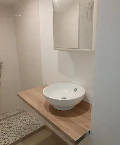 Privatives Avec Espaces Partagés Dans Maison Centre *