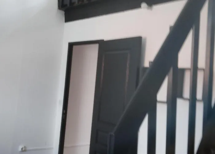 Privatives Avec Espaces Partagés Dans Maison Centre Séjour chez l'habitant